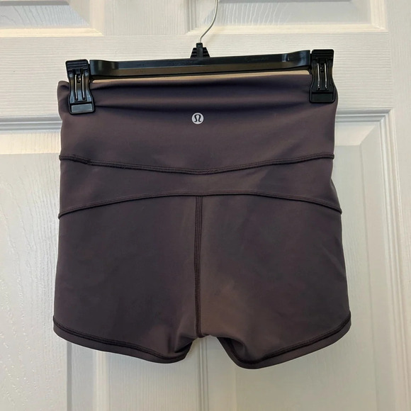LULULEMON ATHLETICA In Movement Short 'Everlux 2.5" in Moonwalk Size 4 - Picture 5 of 7
